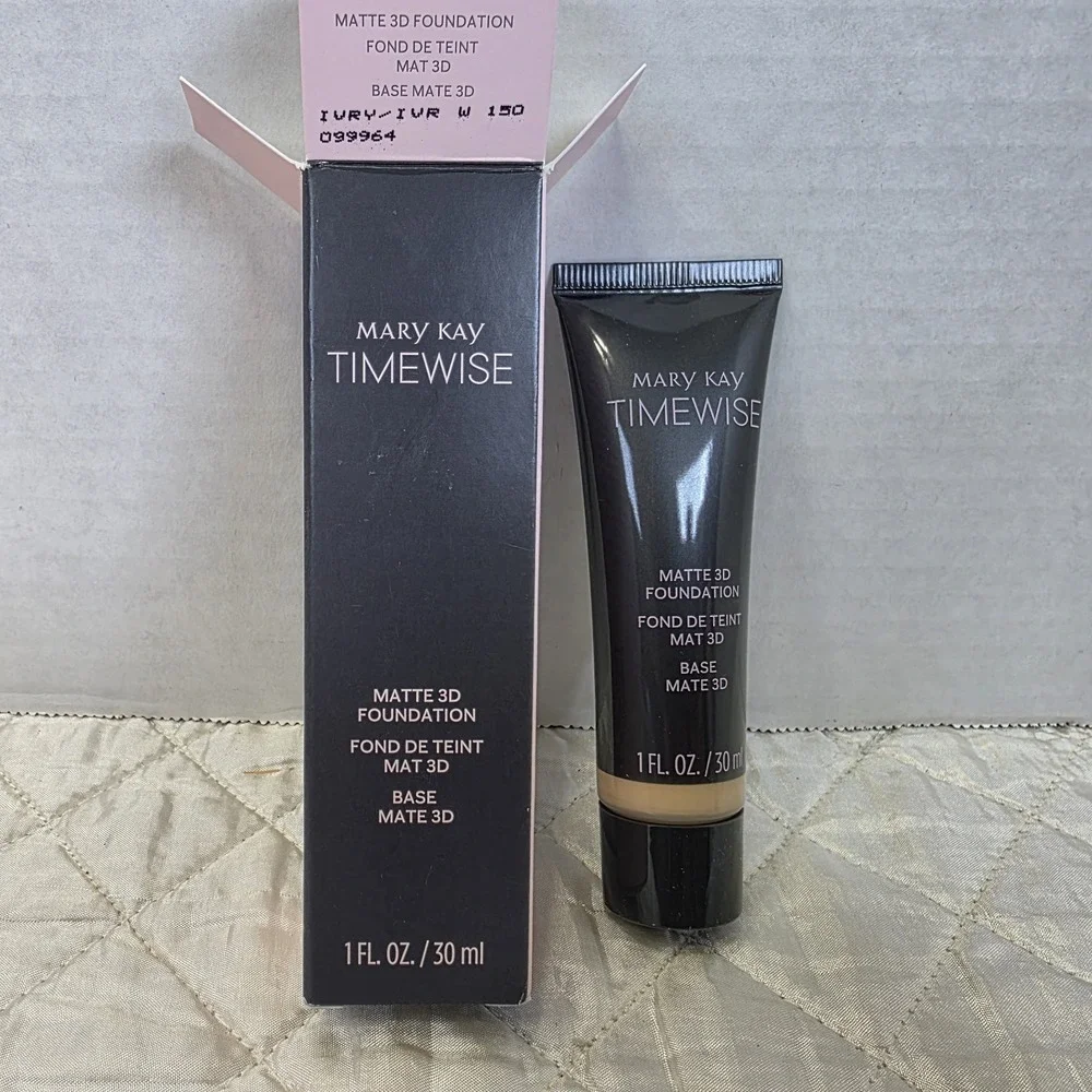 Mary Kay Timewise Matte 3D Foundation Ivory W 150 Combination to Oily Skin ~ NIB